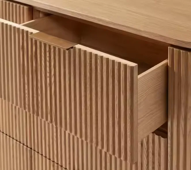 Armoire Bagnères en chêne blanc 9 tiroirs, vue 3 sur 4