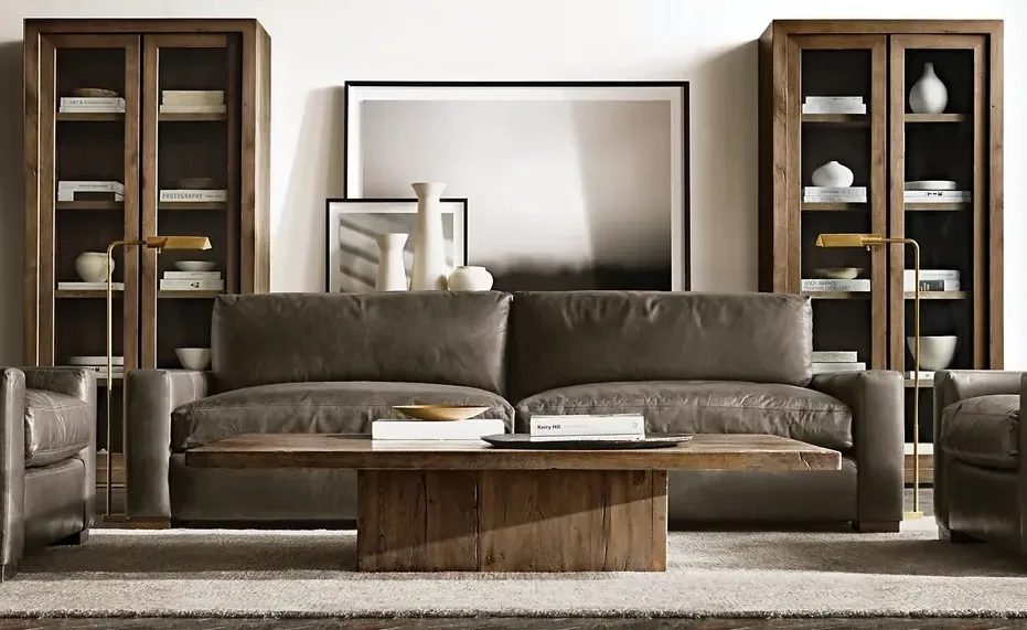 Armoire Meyrueis en bois massif, vue 2 sur 5