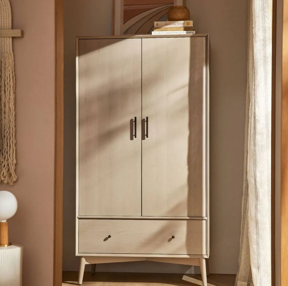 Armoire Morez en bois massif, vue 4 sur 6
