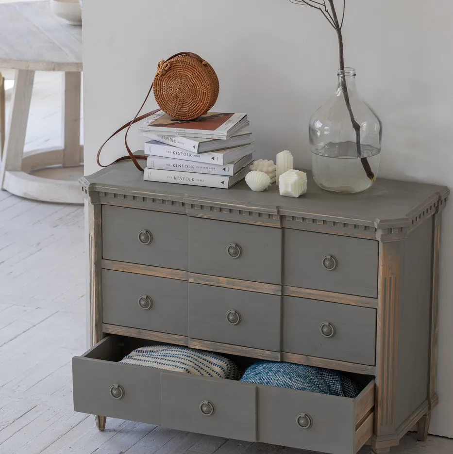 Armoire Saillans en bois massif 9 tiroirs, vue 6 sur 6