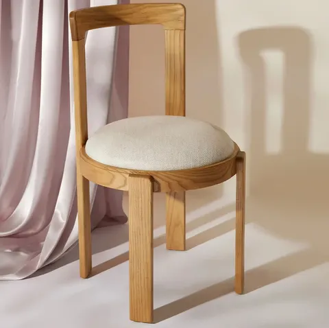 Chaise Briançon en tissu et bois massif — chaises