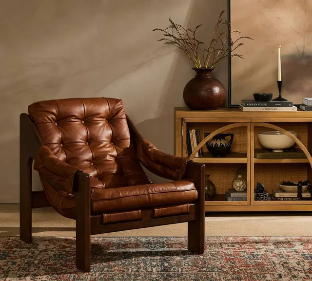 Chaise Manosque en cuir et frêne brun — chaises