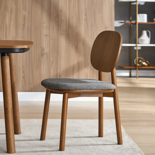Chaise Megève en tissu et chêne — chaises