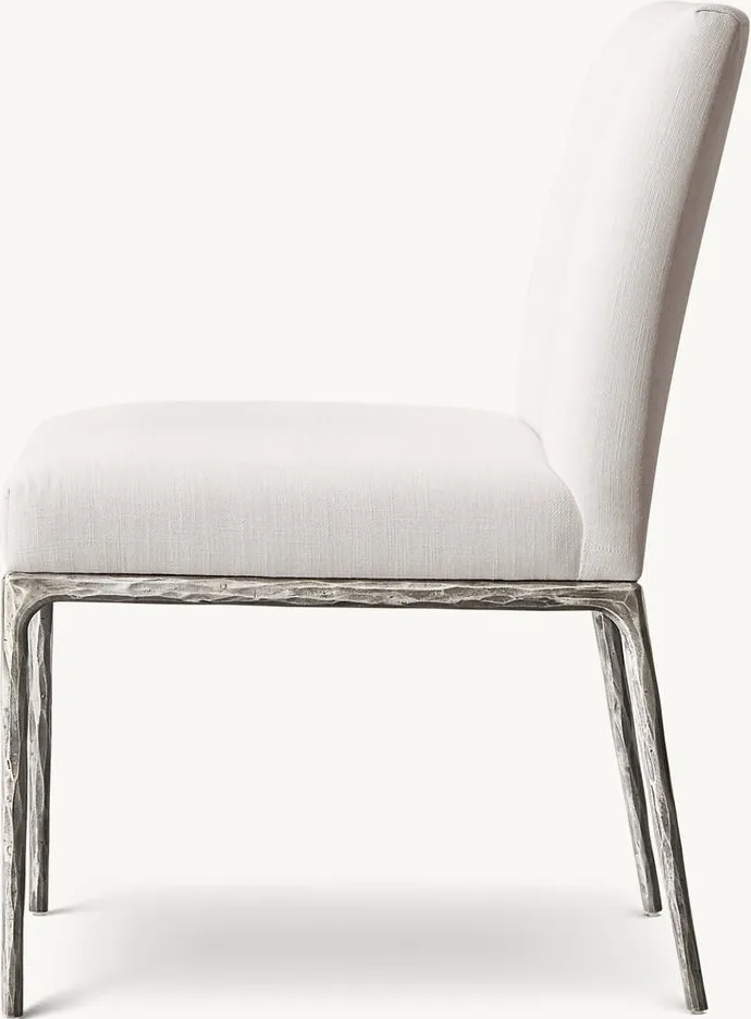 Chaise Minerve en bois massif, vue 2 sur 6
