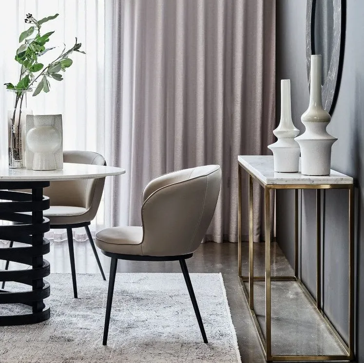 Chaise Mirepoix en cuir noir, collection chaises ELWOOD HOME