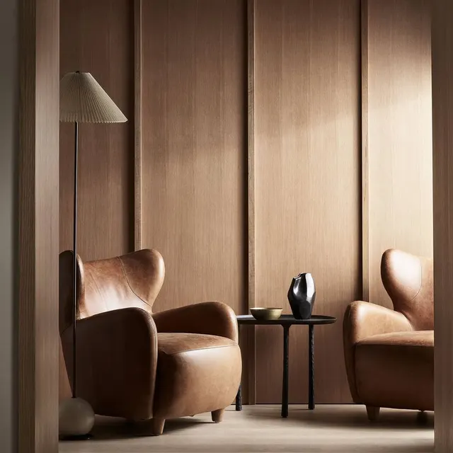 Chaise Morteau en cuir — chaises