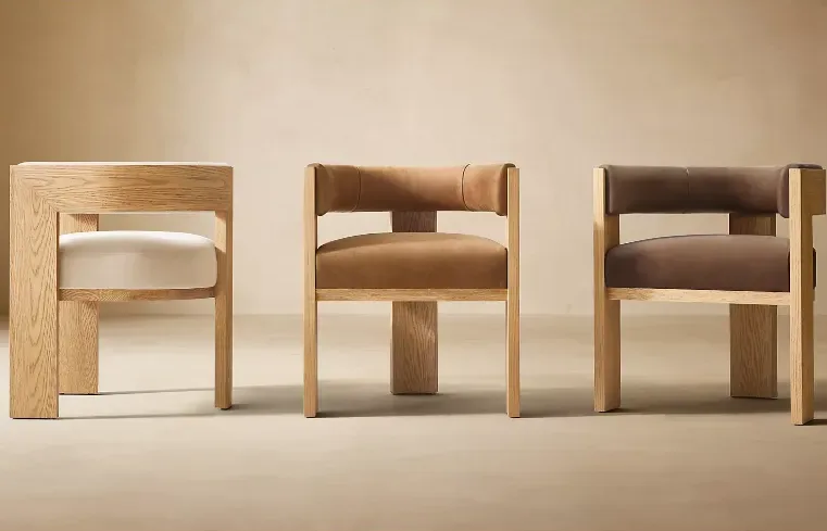 Chaise Nernier en cuir et chêne, vue 3 sur 6
