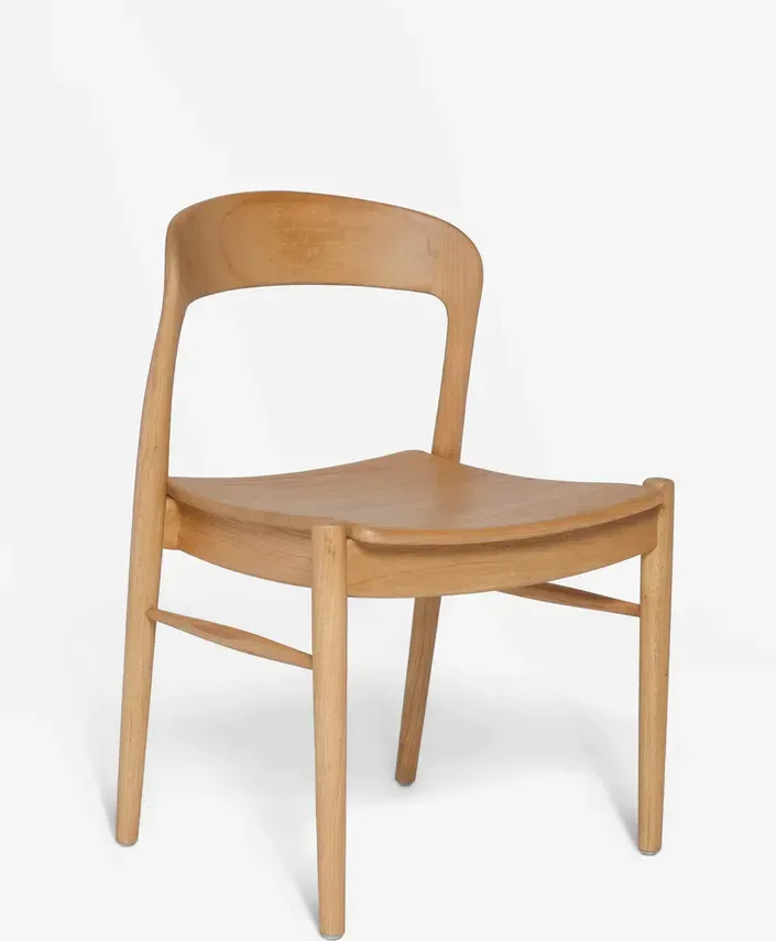 Chaise Thônes en bois massif, vue 6 sur 6