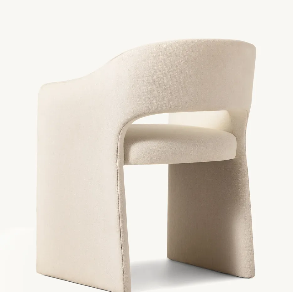 Chaise Tournon en tissu et bois massif, vue 4 sur 5