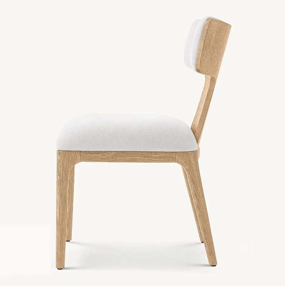 Chaise Vogüé en tissu et chêne, vue 3 sur 6