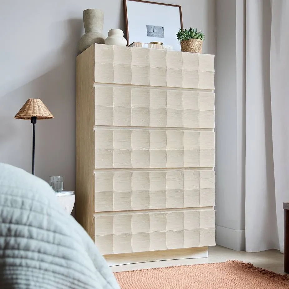 Commode Barjac en bois massif blanc 5 tiroirs, vue 4 sur 4