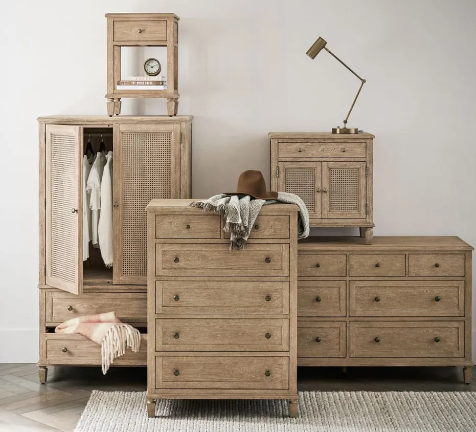 Commode Joyeuse en bois massif, vue 4 sur 6