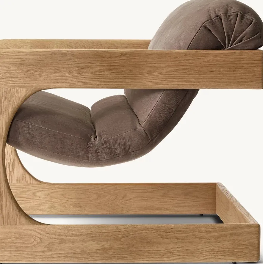 Fauteuil Arles en bois massif brun, vue 3 sur 5