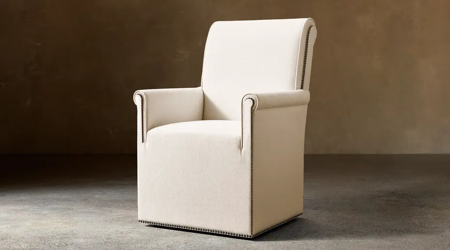 Fauteuil Bonnieux en tissu et bois massif, vue 4 sur 6