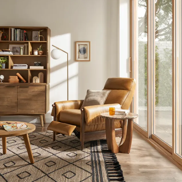Fauteuil lounge Talloires en cuir et bois massif, collection fauteuils ELWOOD HOME