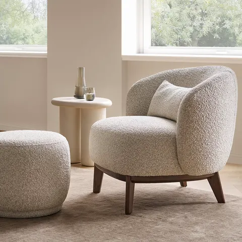 Fauteuil Lussan en tissu bouclé et noyer gris — fauteuils