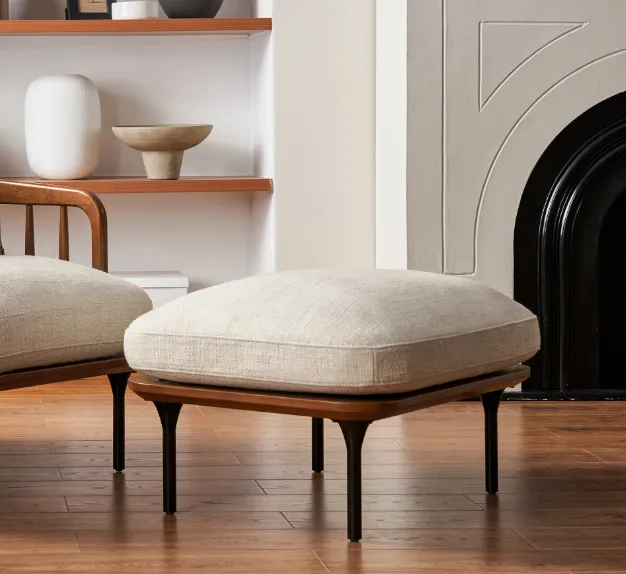 Fauteuil Nozeroy en tissu et bois massif, vue 2 sur 5