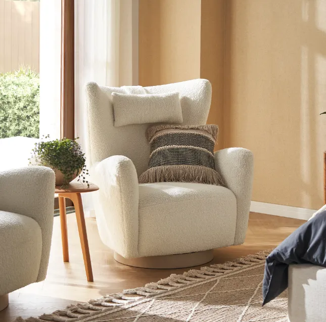 Fauteuil pivotant Belley en tissu et bois massif, vue 2 sur 6