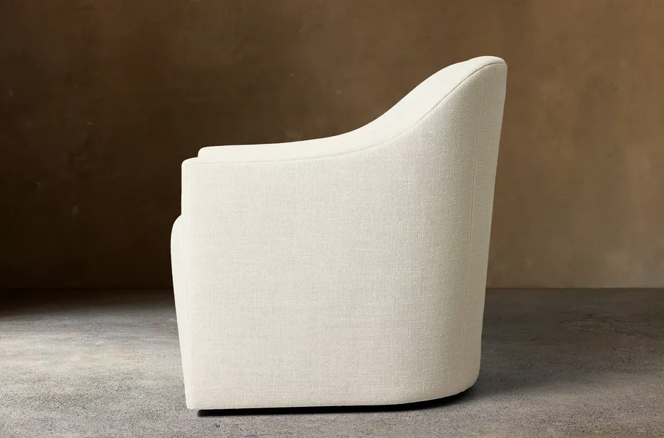 Fauteuil pivotant Sospel en lin blanc, vue 3 sur 4