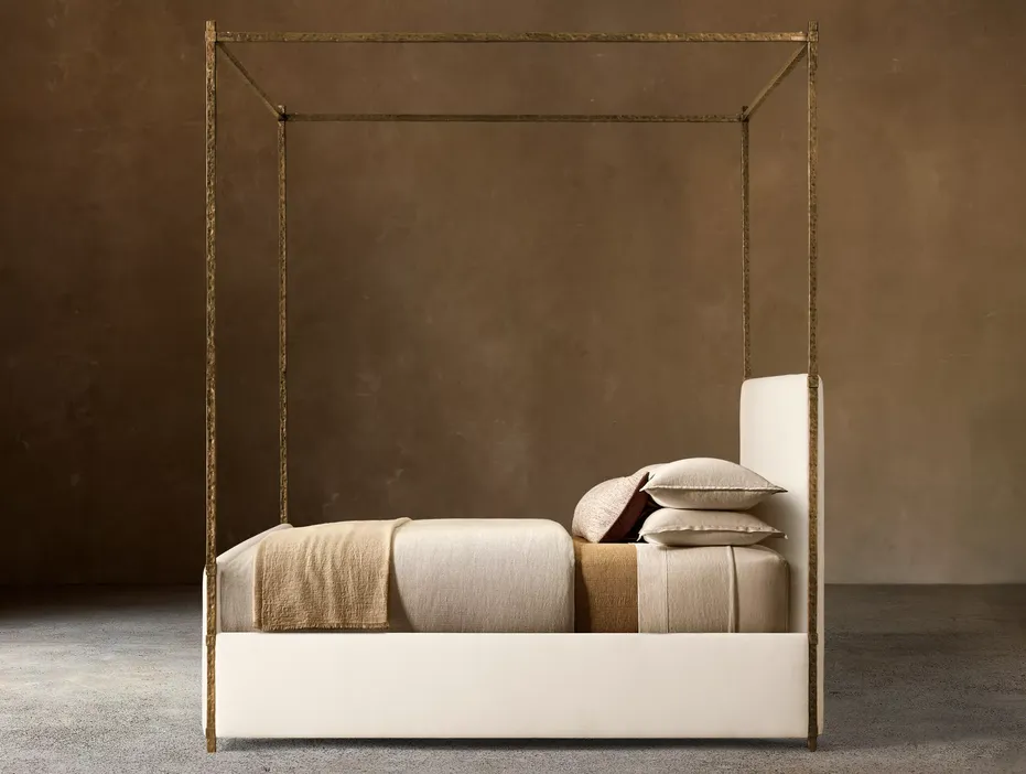 Lit à baldaquin Uzès en tissu crème king size, vue 2 sur 6