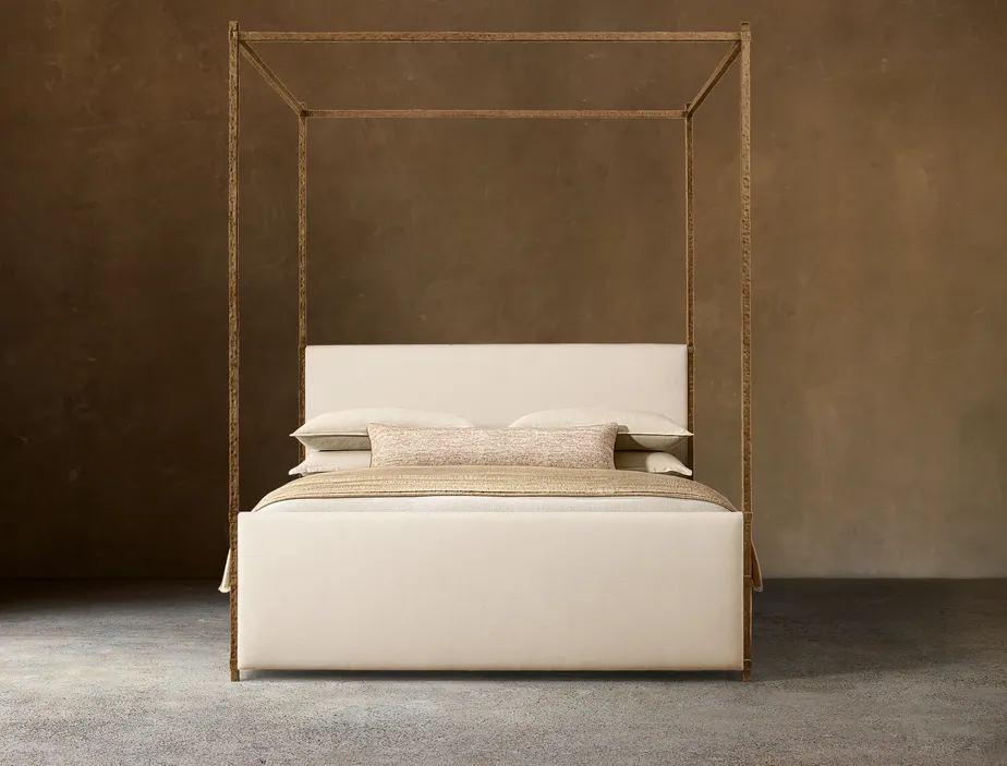 Lit à baldaquin Uzès en tissu crème king size, vue 3 sur 6