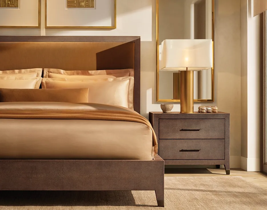 Lit Belvès en tissu et bois massif queen size, vue 3 sur 3