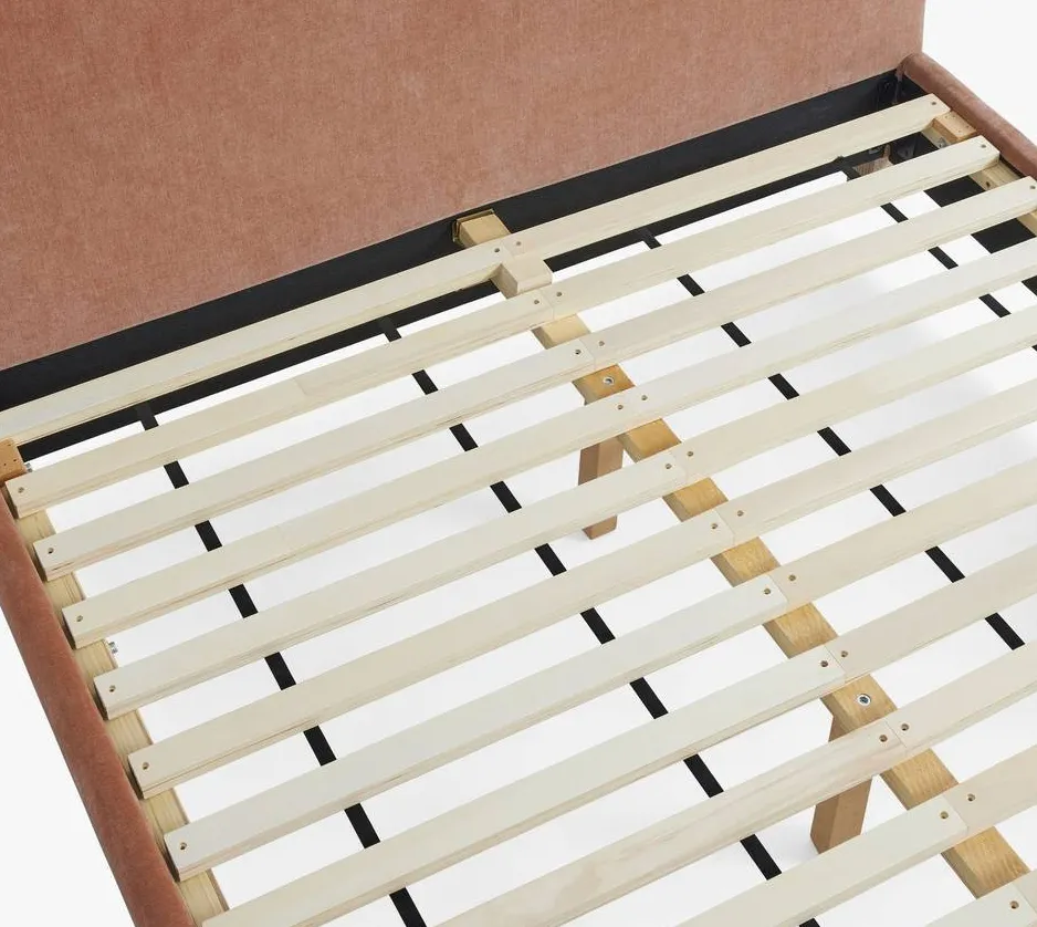 Lit Moustiers en tissu et bois massif king size, vue 4 sur 4