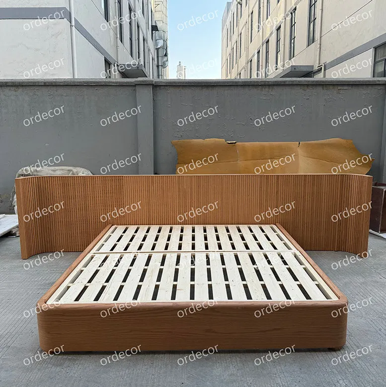 Lit Saulieu en placage de chêne king size, collection lits ELWOOD HOME