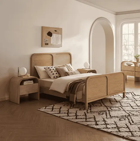 Lit Sixt en bois massif king size — lits