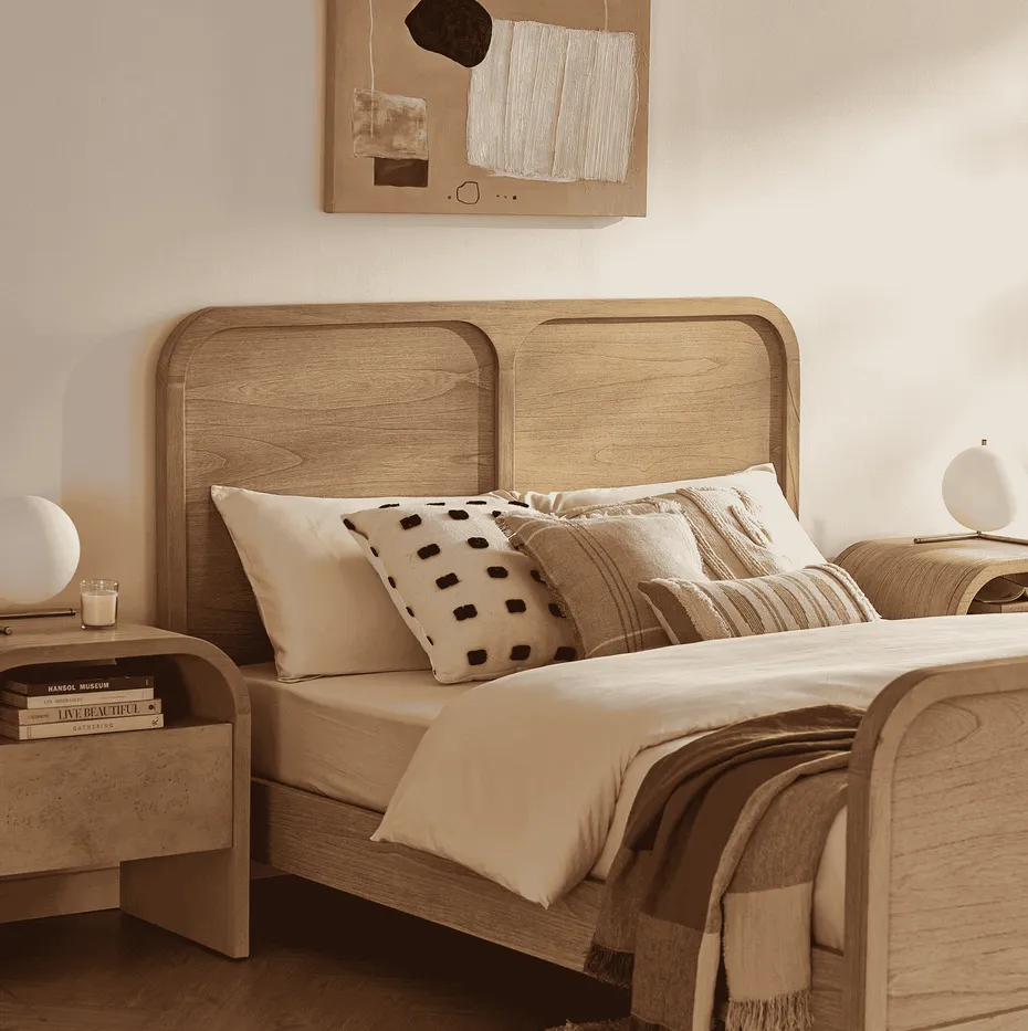 Lit Sixt en bois massif king size, vue 3 sur 5