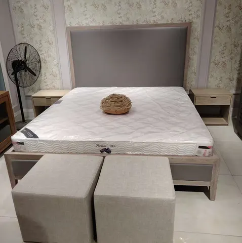 Lit Tourtour en tissu king size — lits