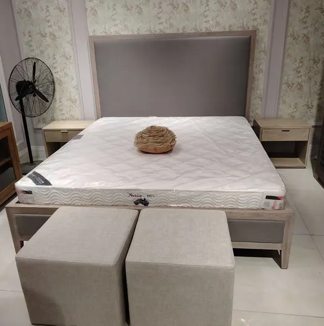 Lit Tourtour en tissu king size — lits