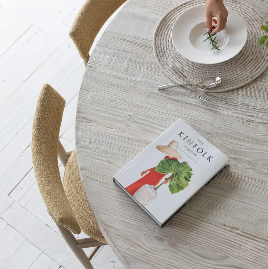 Table à manger Lorgues en chêne, vue 2 sur 6