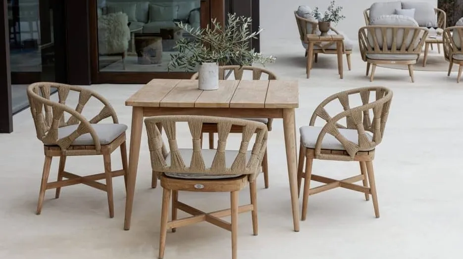 Table à manger Oppède en bois massif, vue 3 sur 4