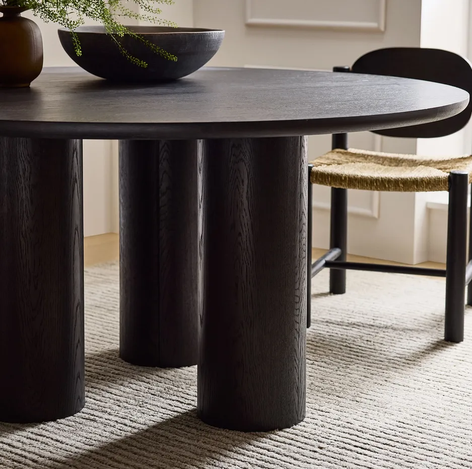 Table à manger Sospel en chêne noir, vue 4 sur 5