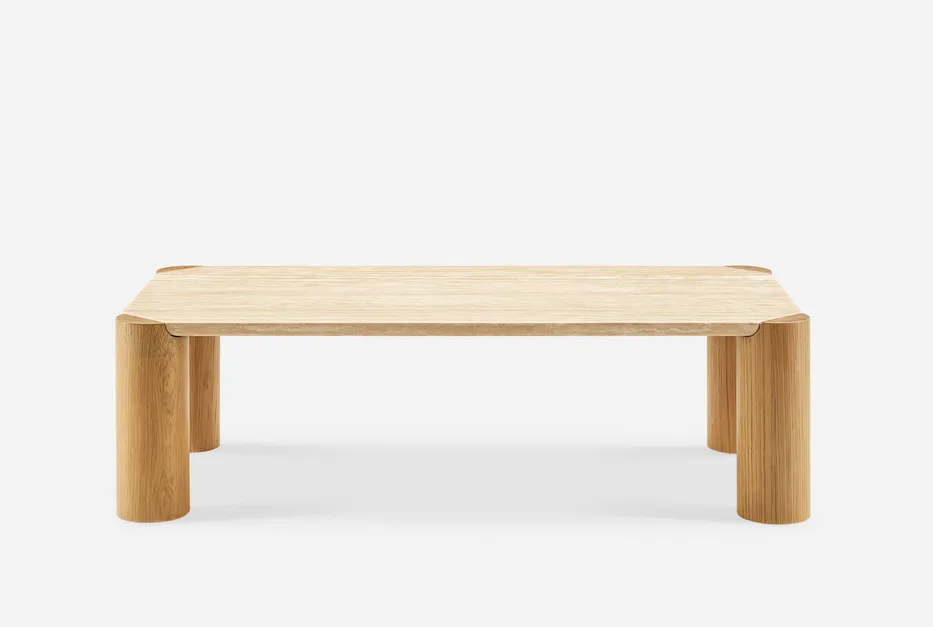 Table basse Megève en chêne et travertin, vue 4 sur 6