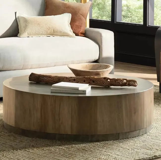 Table basse ronde Biscarrosse en bois massif, vue 3 sur 6