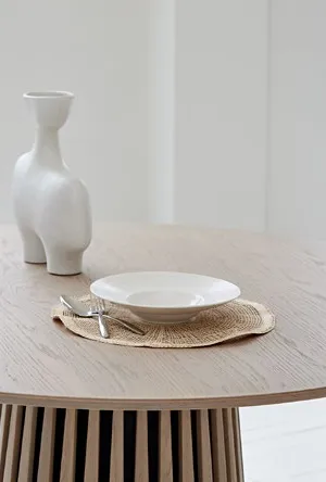 Table basse ronde Cotignac en chêne, vue 3 sur 4