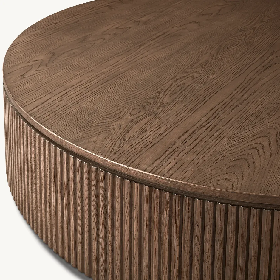 Table basse ronde Sauveterre en chêne brun, vue 4 sur 6