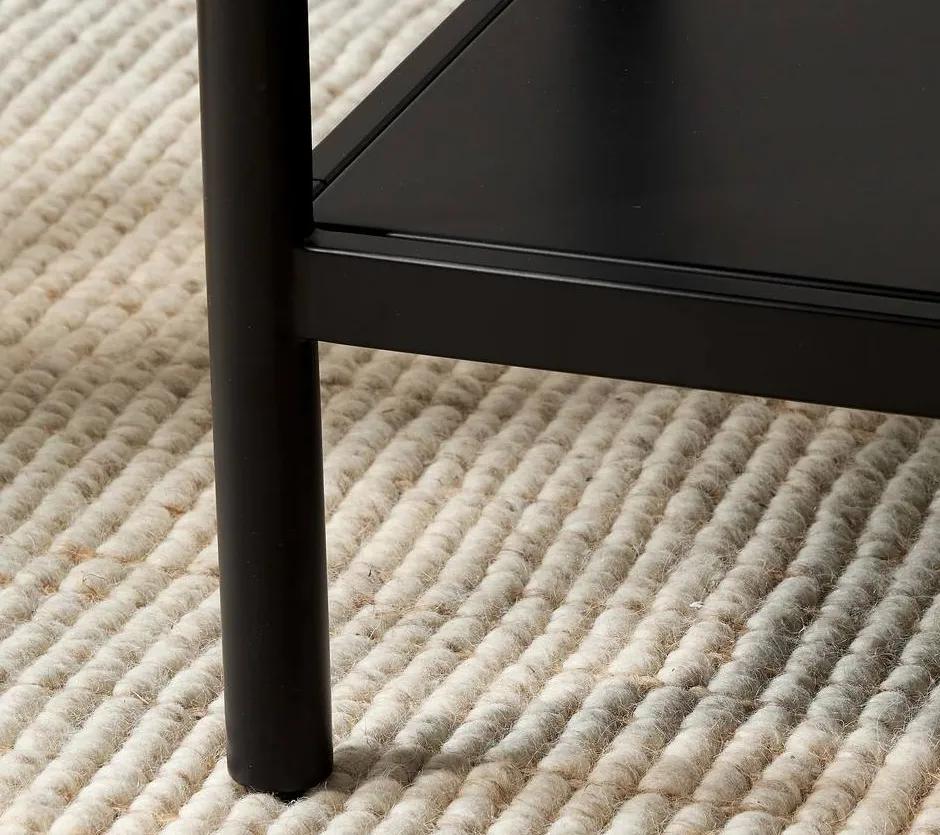 Table de chevet Banon en bois massif noir, vue 2 sur 4