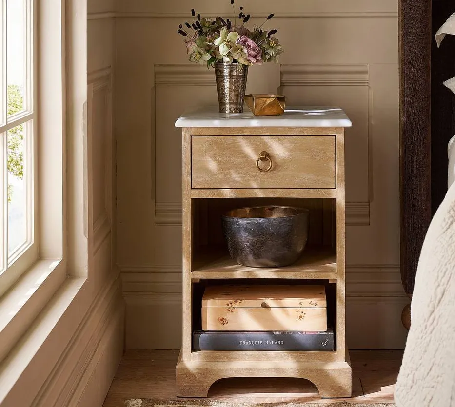 Table de chevet Bonnieux en marbre, vue 2 sur 5