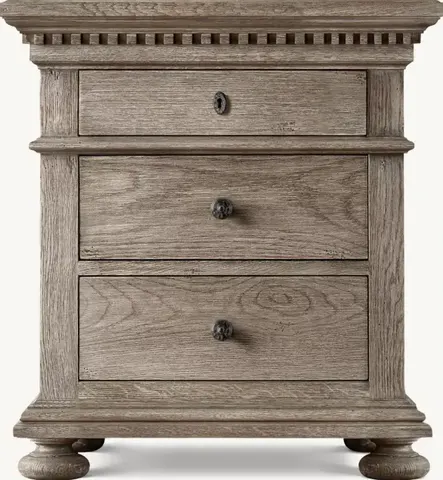 Table de chevet Cuisery en chêne 3 tiroirs — tables de chevet